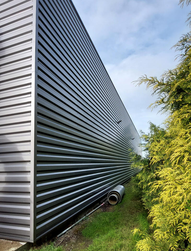Entretien des bardages metalliques, technologie de nettoyage par drône, autour de Rennes
